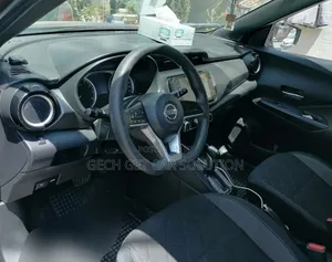 Nissan Kicks 2017 Burgundy