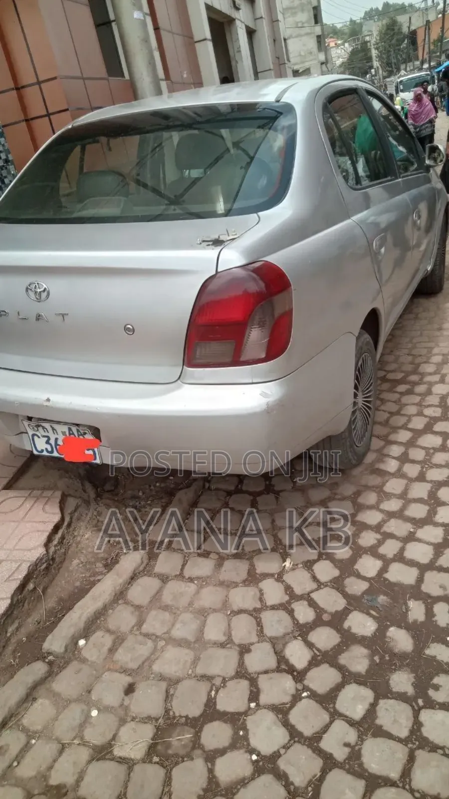Toyota Platz 2001 Gold