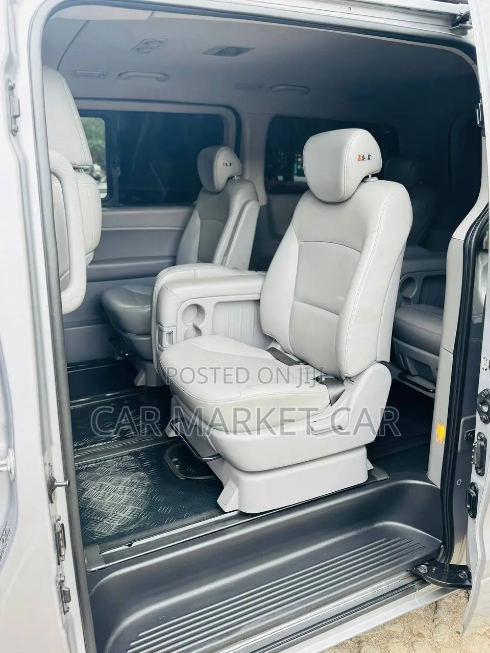 Hyundai Starex 2021 Silver