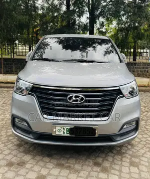 Photo - Hyundai Starex 2021 Silver