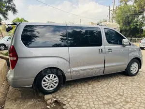 Hyundai Starex 2021 Silver