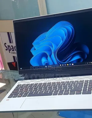 New Laptop Dell G15 5535 16GB AMD Ryzen 5 SSD 512GB