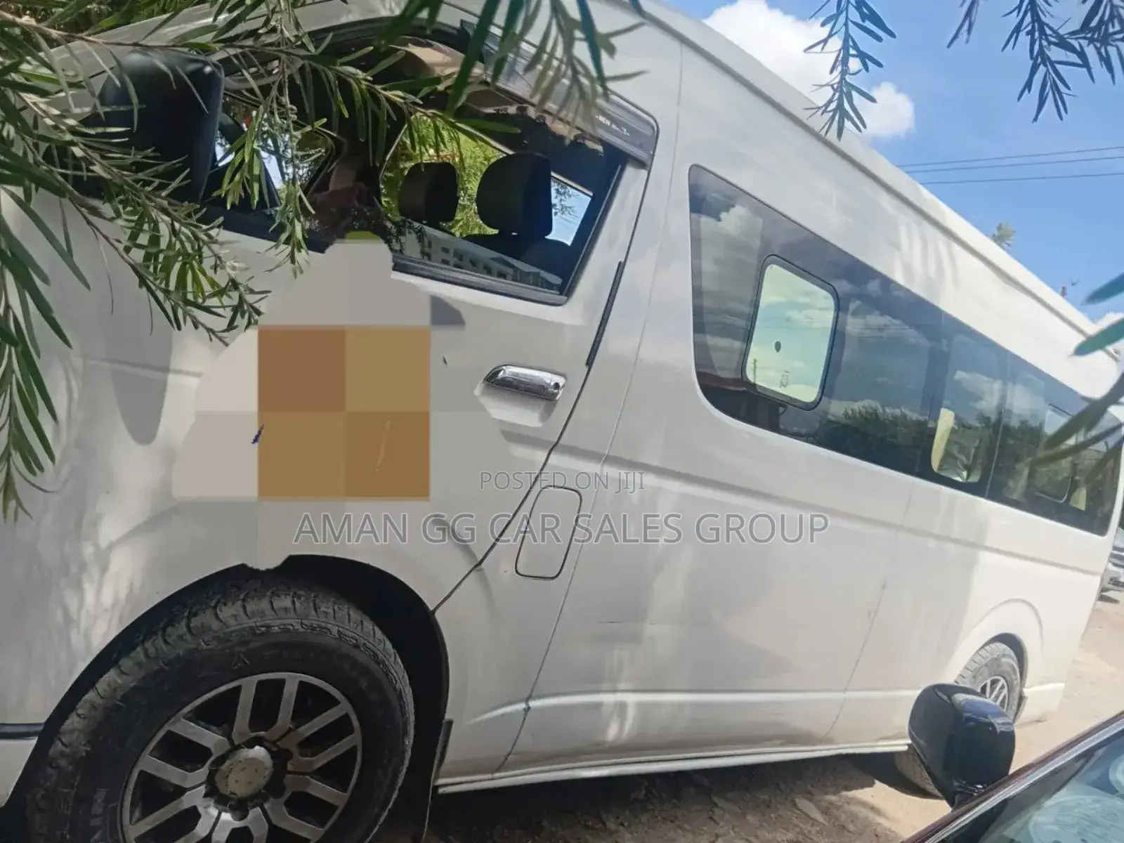 Toyota HiAce 2017 White