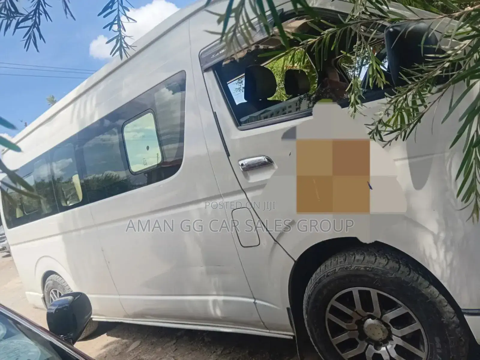 Toyota HiAce 2017 White