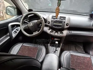 Toyota RAV4 2010 Gray