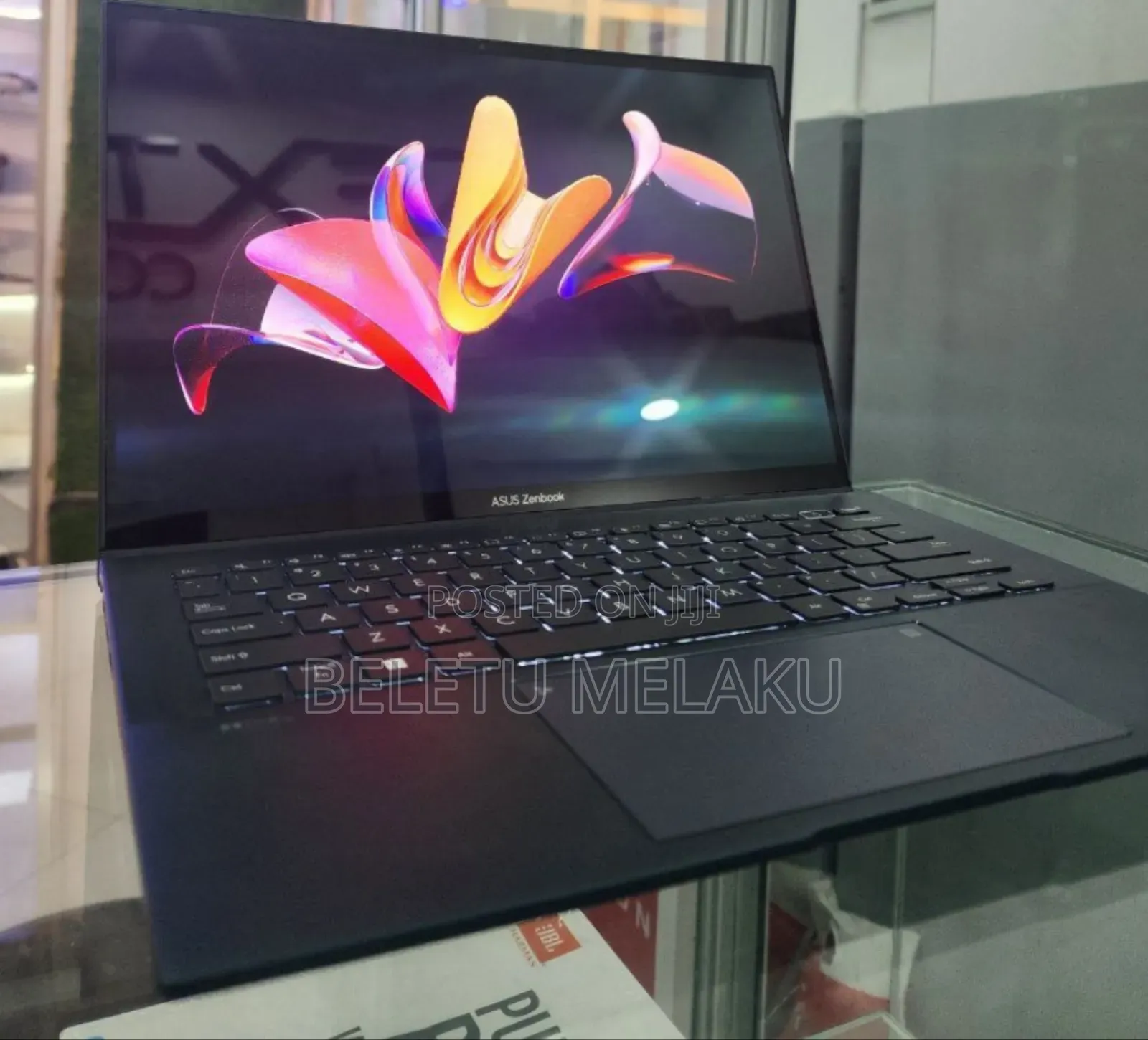 New Laptop Asus ZenBook 13 UX331UN 16GB Intel Core I7 SSD 512GB