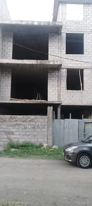 7bdrm Duplex in Akaky Kaliti for sale