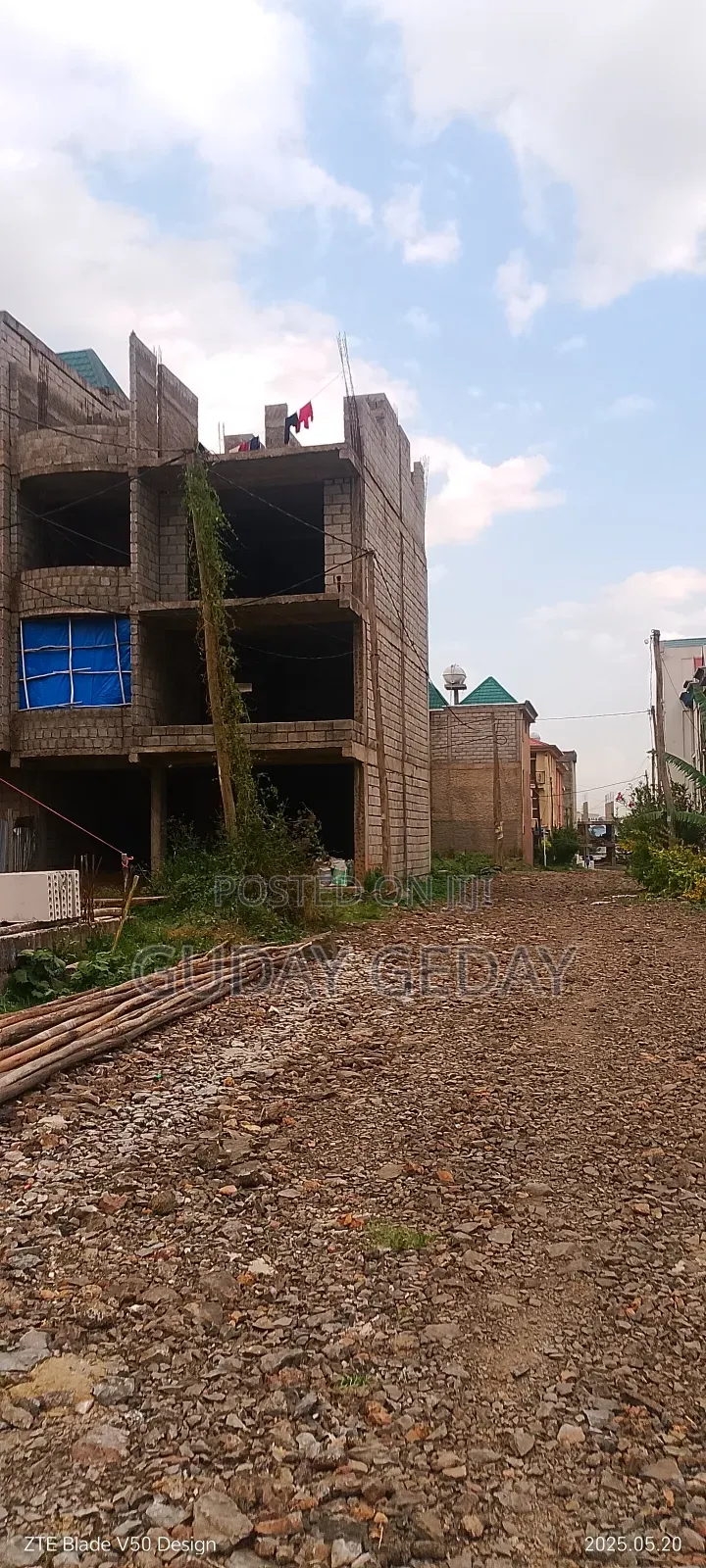 7bdrm Duplex in Akaky Kaliti for sale