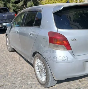 Toyota Yaris 2010 Silver