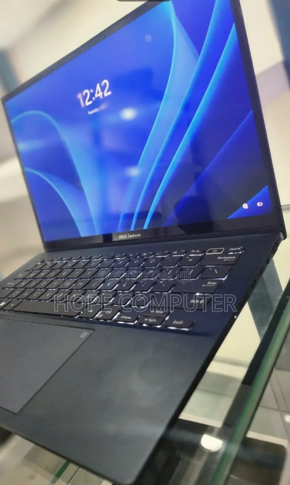 New Laptop Asus ZenBook UX330UA 16GB Intel Core I7 SSD 512GB