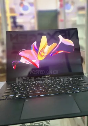 New Laptop Asus ZenBook UX330UA 16GB Intel Core I7 SSD 512GB