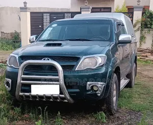 Photo - Toyota Hilux 2007 Green