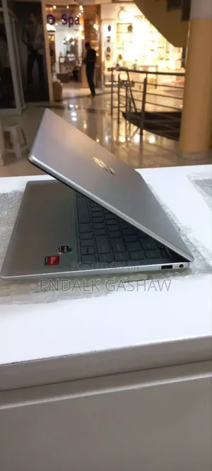 New Laptop HP Stream Notebook 16GB AMD Ryzen 5 SSD 1T