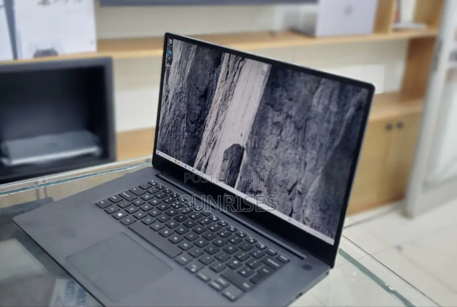 New Laptop Dell Precision 5540 32GB Intel Core I7 SSD 512GB