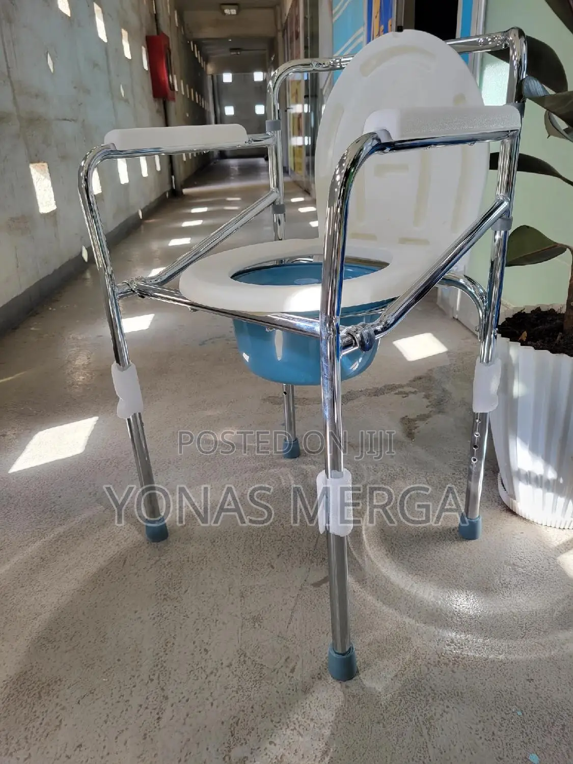 Bedside Potty Chair Shower Chair፻ط➤ Multifunction:Chair