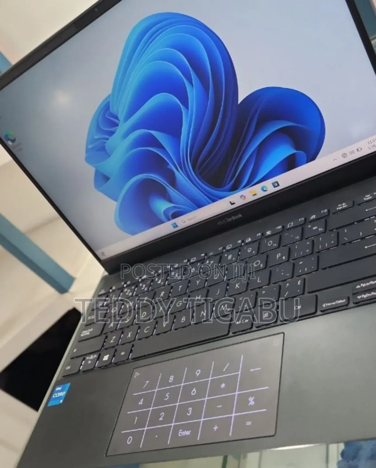 New Laptop Asus ZenBook 13 UX331UN 8GB Intel Core I5 SSD 512GB