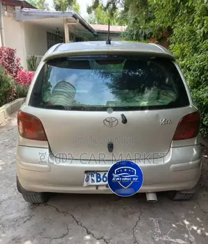 Toyota Vitz 2004 Gold