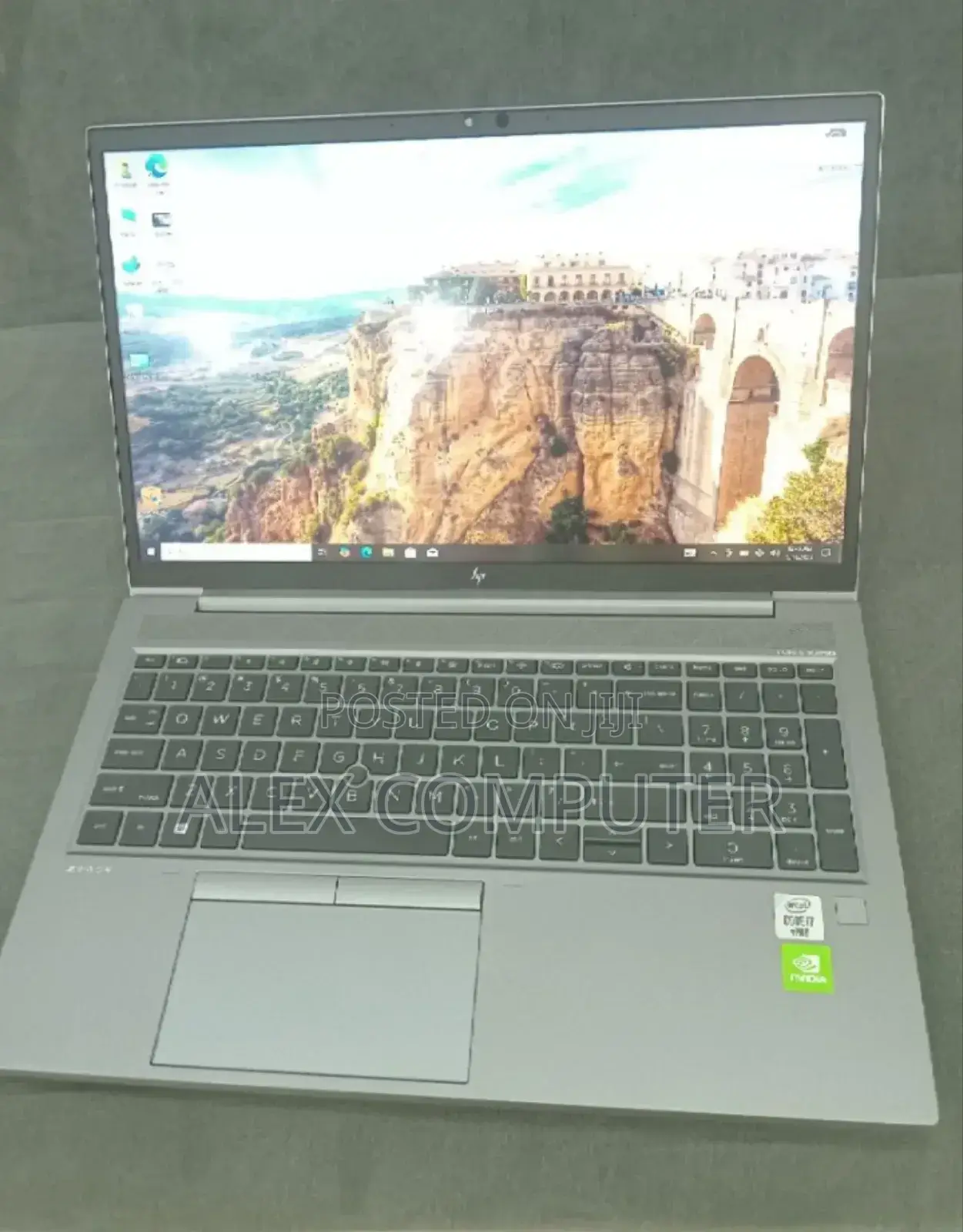 New Laptop HP ZBook Firefly 15 G7 16GB Intel Core I7 SSD 512GB