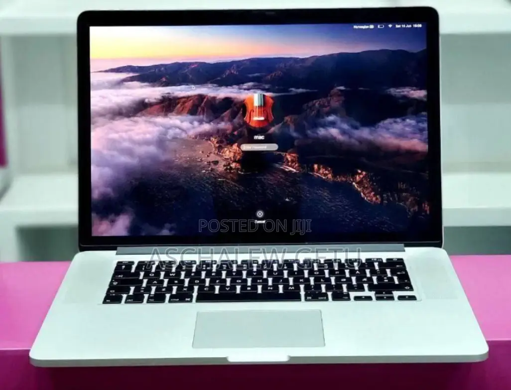 New Laptop Apple MacBook Pro 2015 16GB Intel Core I7 SSD 256GB