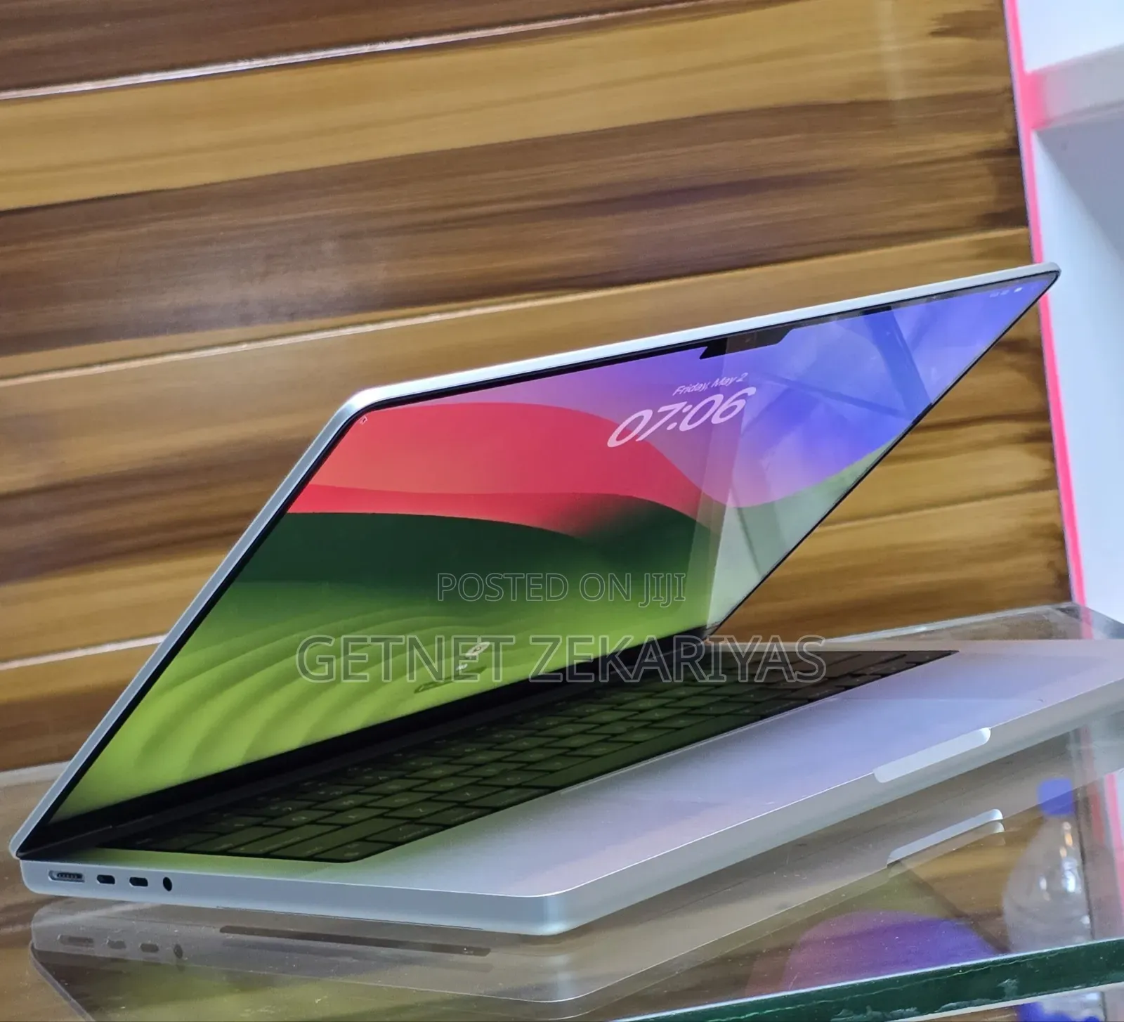 New Laptop Apple MacBook Pro 2023 M3 14-Inch 8GB Apple M3 SSD 512GB