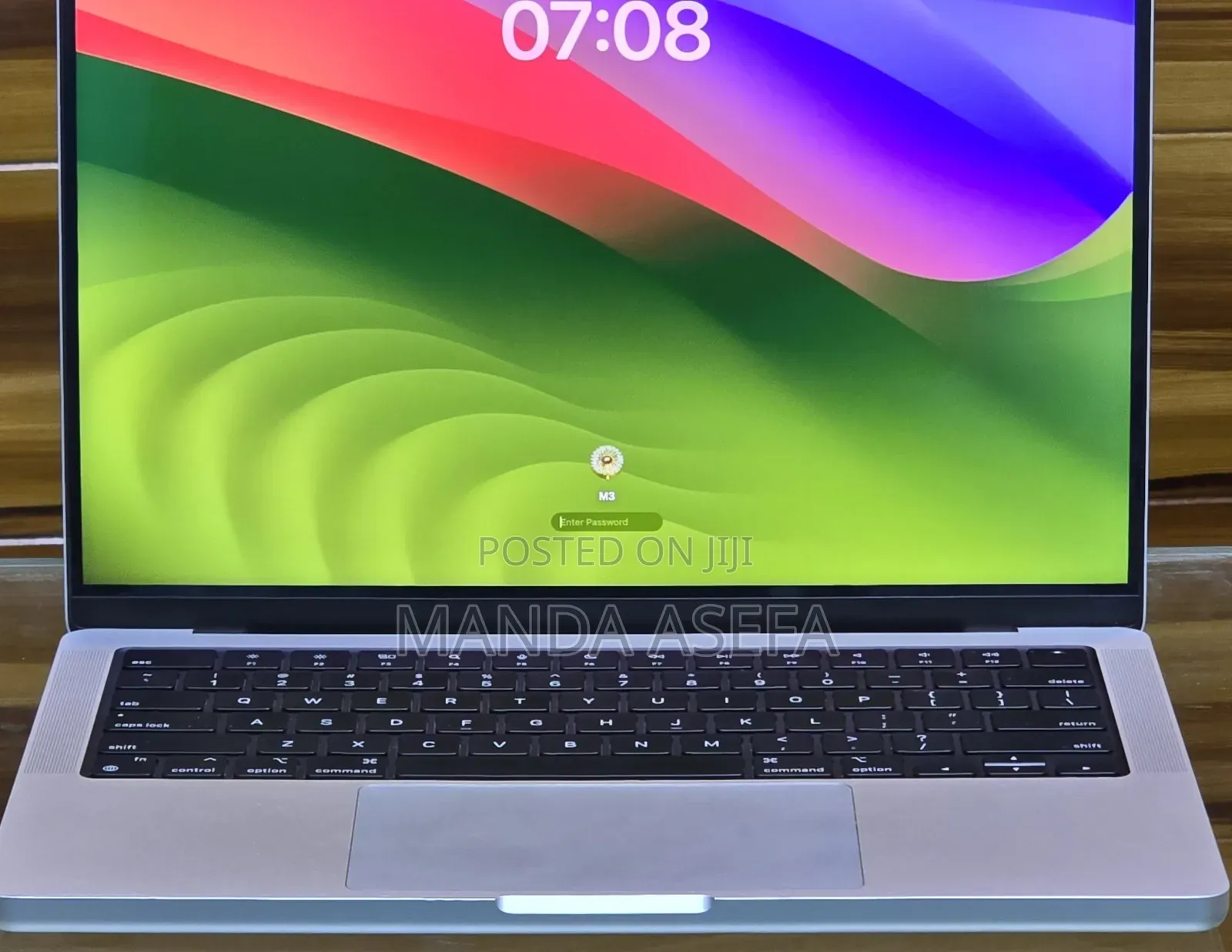 New Laptop Apple MacBook Pro M1 8GB Apple M3 SSD 512GB