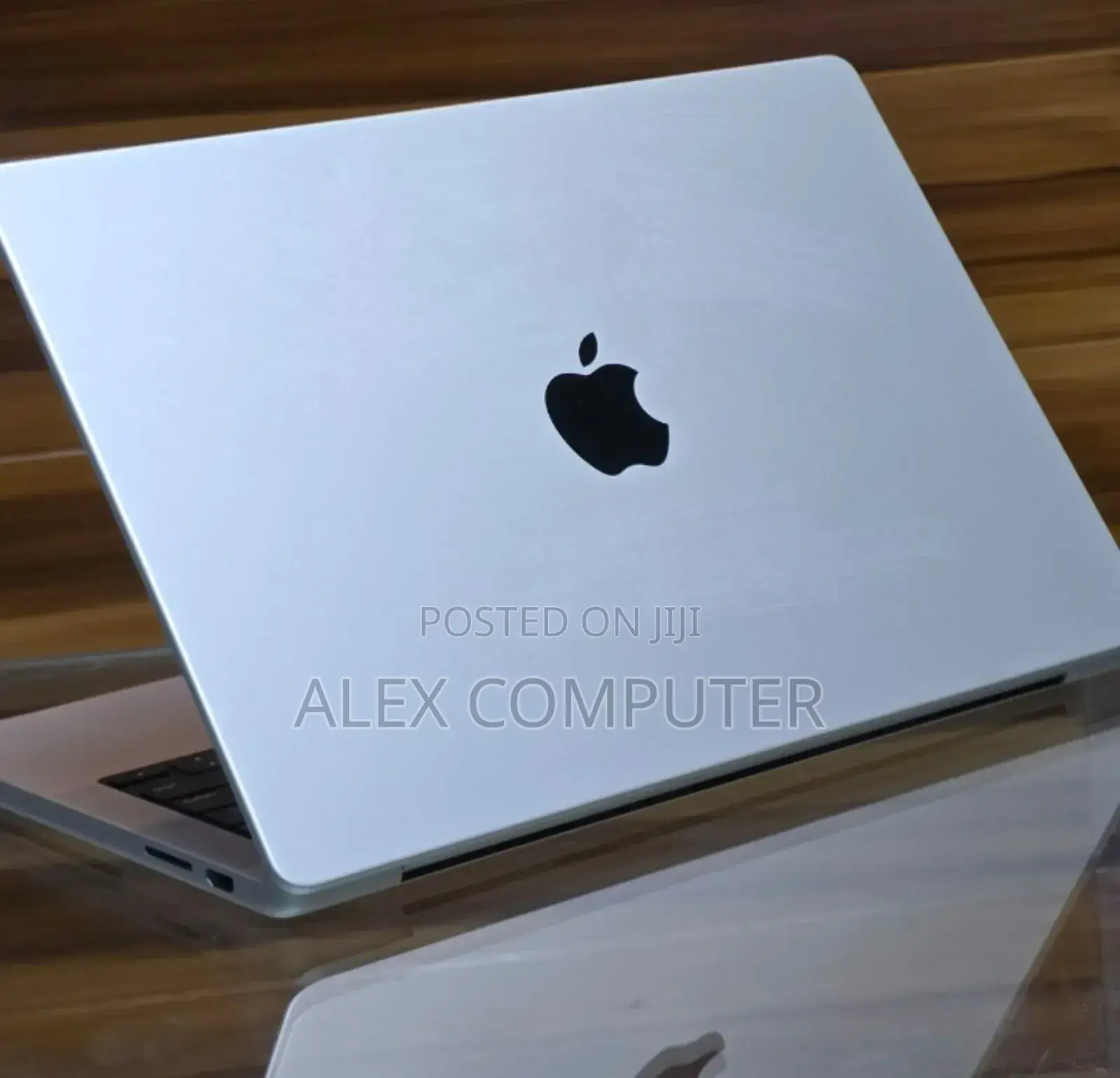 New Laptop Apple MacBook Pro 2023 M3 14-Inch 8GB Apple M3 SSD 512GB