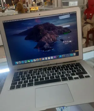 New Laptop Apple MacBook Air 2017 8GB Intel Core I7 SSD 128GB