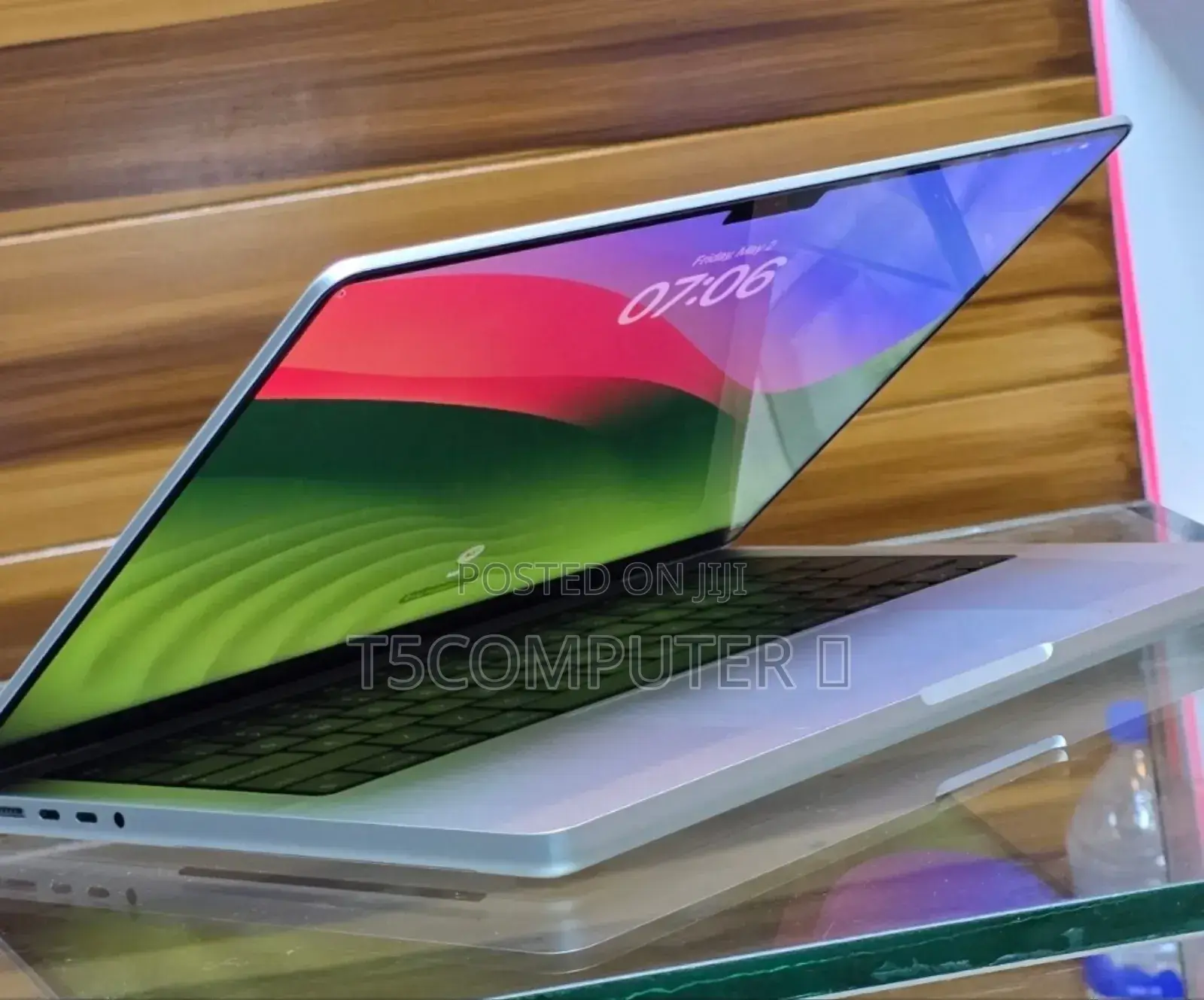 New Laptop Apple MacBook Pro 2023 M3 14-Inch 8GB Apple M3 SSD 512GB