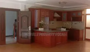 Furnished 7bdrm House in Bole for sale