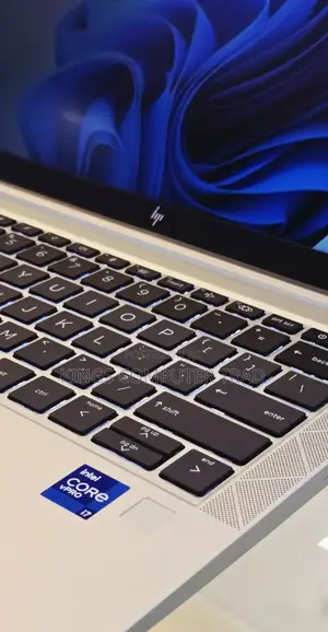 New Laptop HP EliteBook 830 G8 16GB Intel Core I7 SSD 512GB