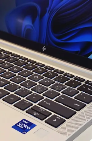 New Laptop HP EliteBook 830 G8 16GB Intel Core I7 SSD 512GB