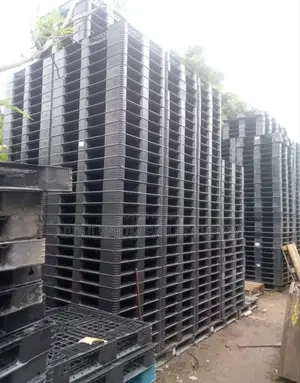 Photo - Plastic Pallet