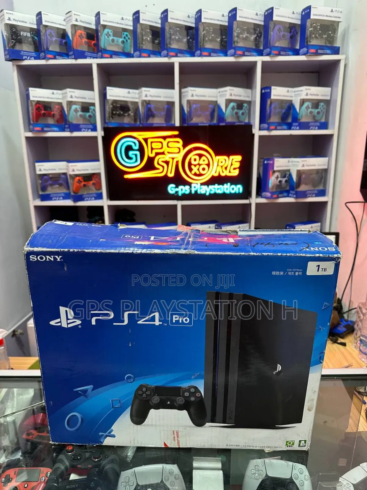 Playstation 4 Pro Model Ultra Packed