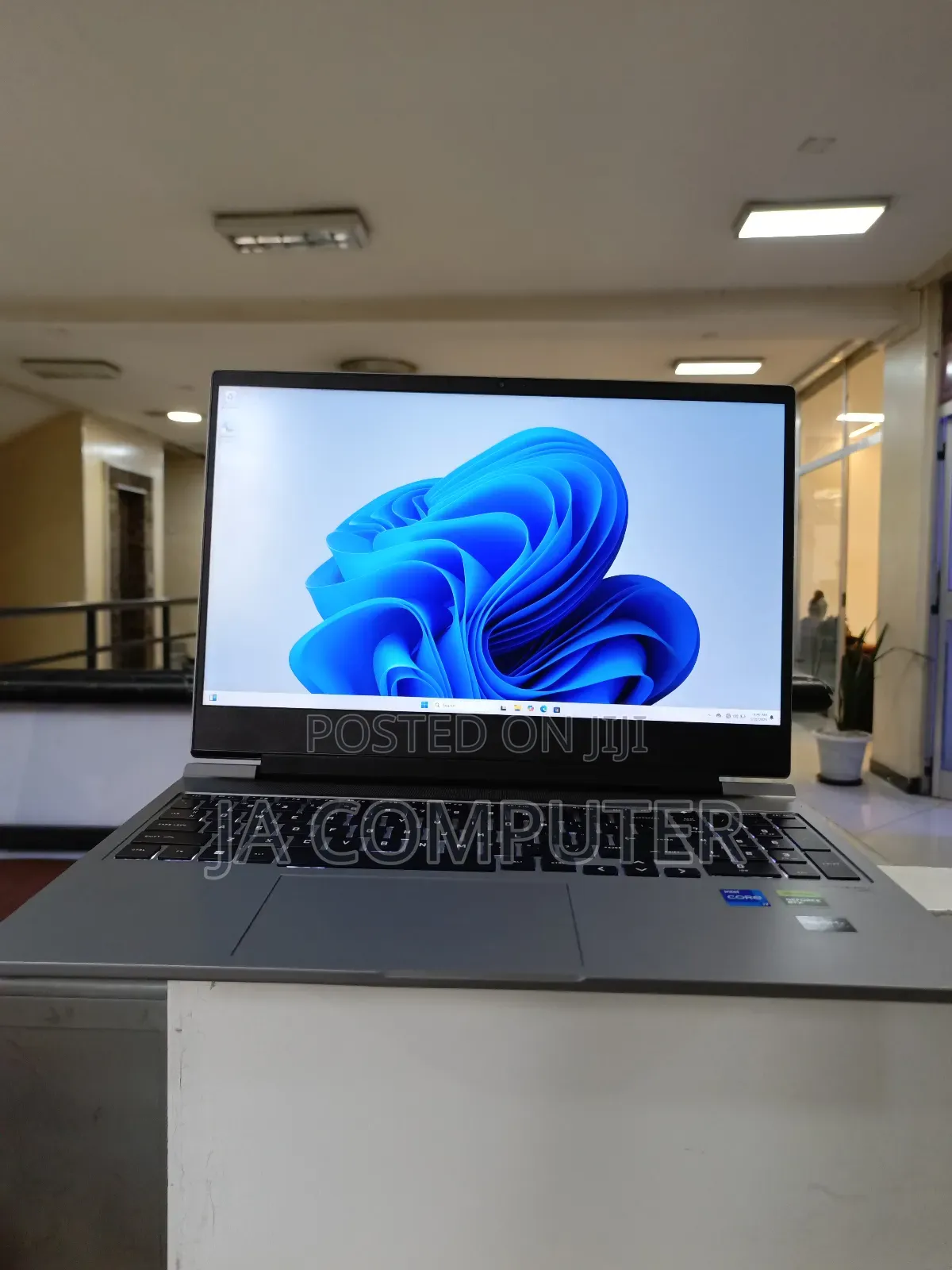 New Laptop HP Omen 16 32GB Intel Core I7 SSD 1T