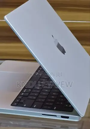 Photo - New Laptop Apple MacBook 8GB Intel Core M3 SSD 512GB