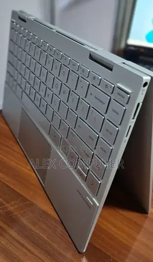 New Laptop HP Envy X360 8GB Intel Core I7 SSD 512GB