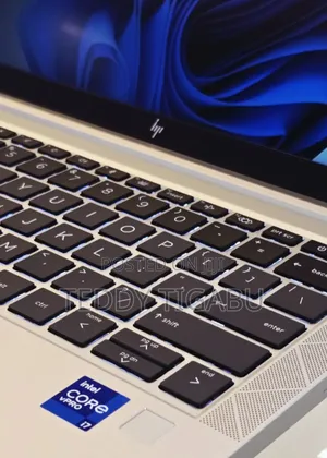 New Laptop HP EliteBook 830 16GB Intel Core I7 SSD 512GB