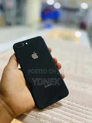 Apple iPhone 8 Plus 64 GB Black