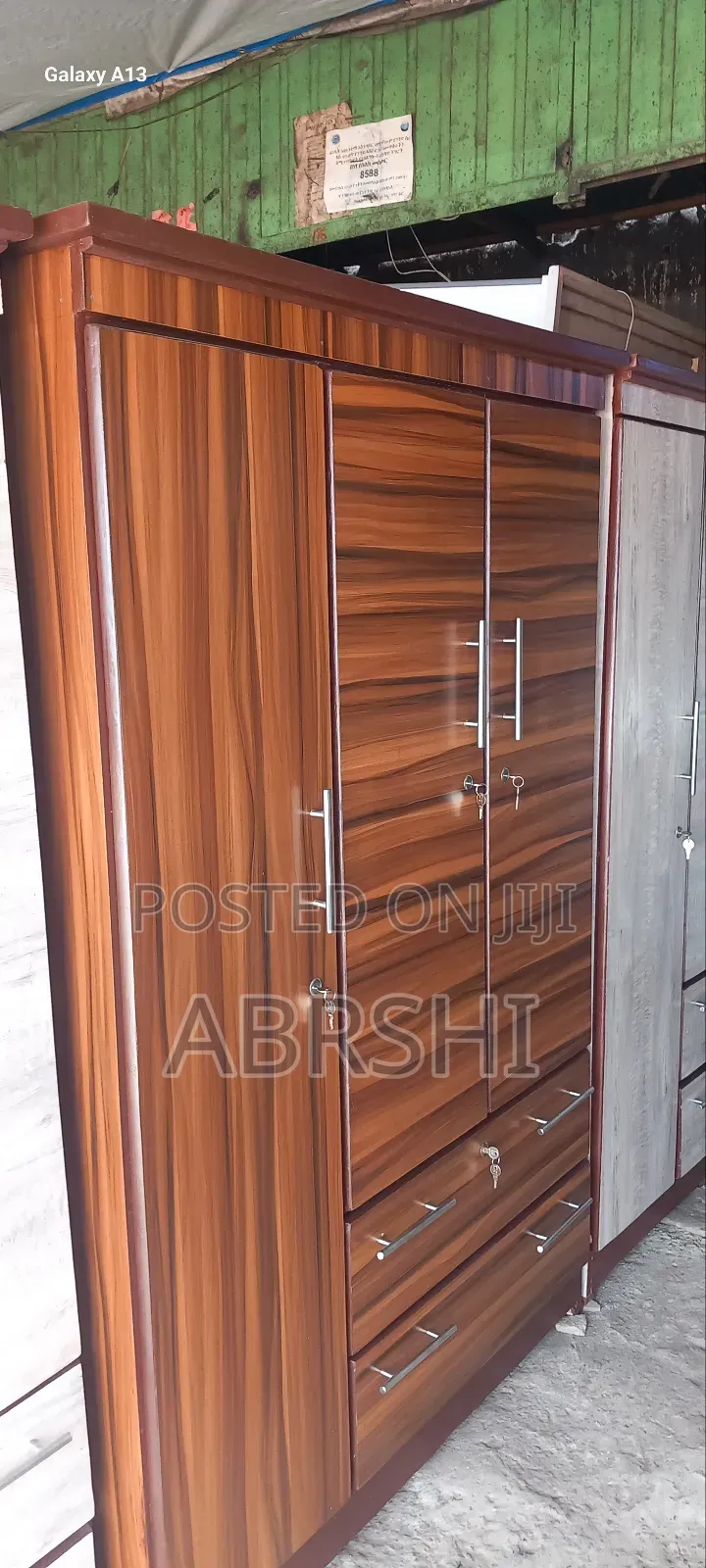 ቁምሳጥን ላምኔት ጥራት ያላቸው