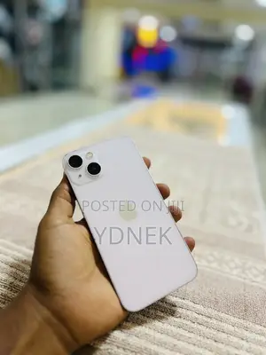 Photo - Apple iPhone 13 128 GB White