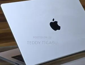 New Laptop Apple MacBook Pro 8GB Intel Core M3 SSD 512GB