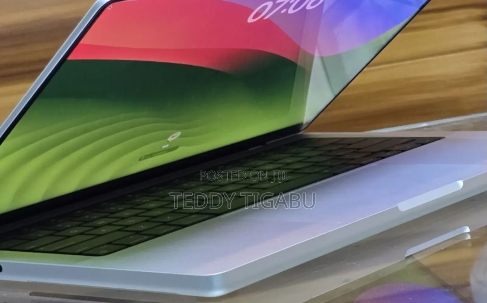 New Laptop Apple MacBook Pro 8GB Intel Core M3 SSD 512GB