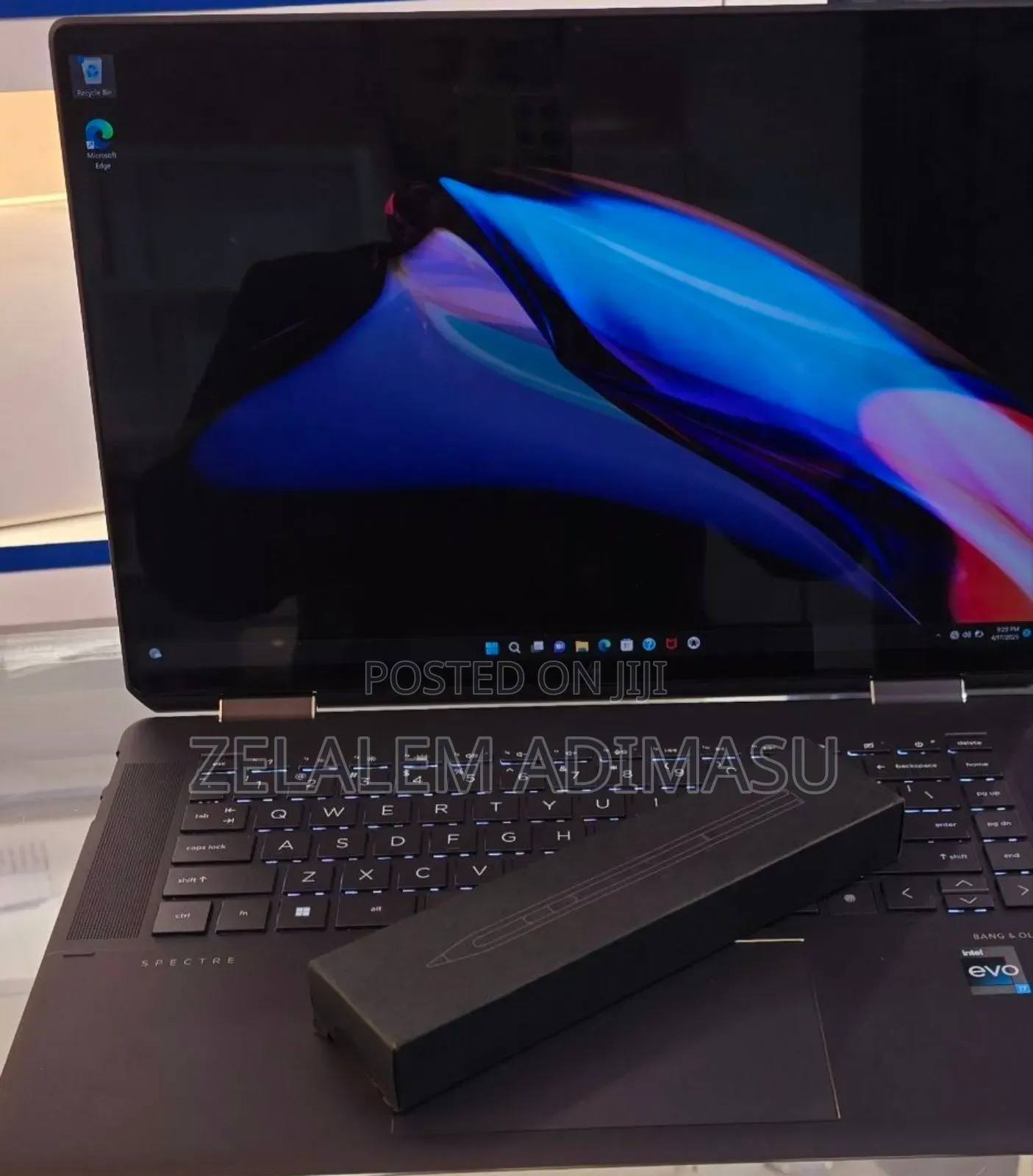 New Laptop HP Spectra 13 16GB Intel Core I7 SSD 1T