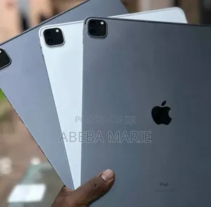 Photo - New Apple iPad Pro 12.9 (2020) 256 GB