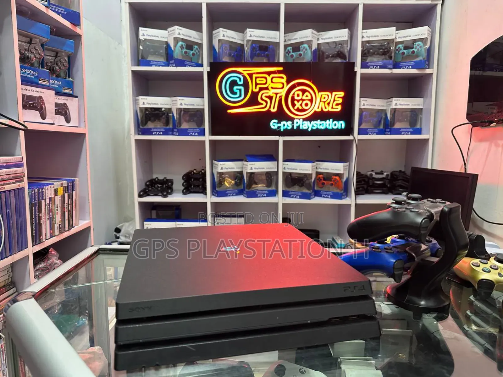 Playstation 4 Pro Dubie Used PSSSS 4