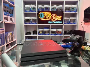 Photo - Playstation 4 Pro Dubie Used PSSSS 4