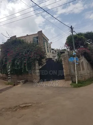Furnished 8bdrm House in መገናኛ Top View, Bole for sale