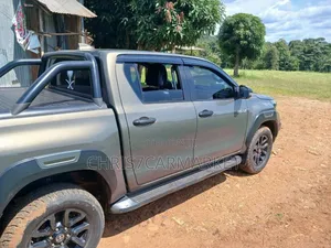 Toyota Hilux Revo Double Cab Deisel 2.8 AWD 2022 Gray