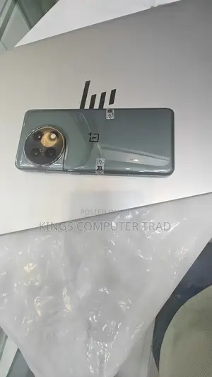 New OnePlus 11 256 GB Purple