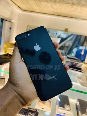 Apple iPhone 8 Plus 64 GB Black